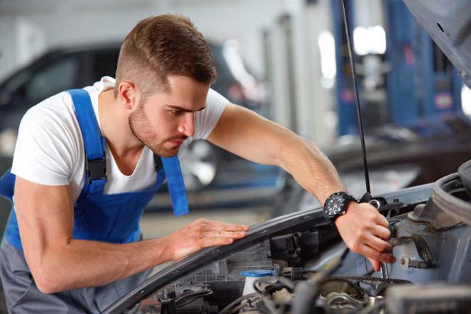 考一个汽车维修工证书对个人发展有什么帮助？就业前景怎么样？