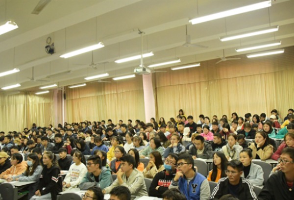 贵州财经大学商务学院举行“公益信托——我国公益活动法制化的路径选择”专题讲座