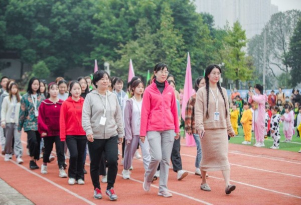 10月24日四川长江职业学院学前专业学生幼儿园一日观摩活动顺利结束