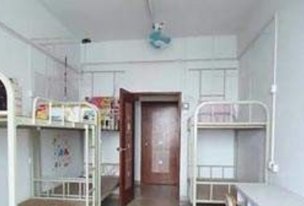 广安市英才职业技术学校宿舍条件及周边环境