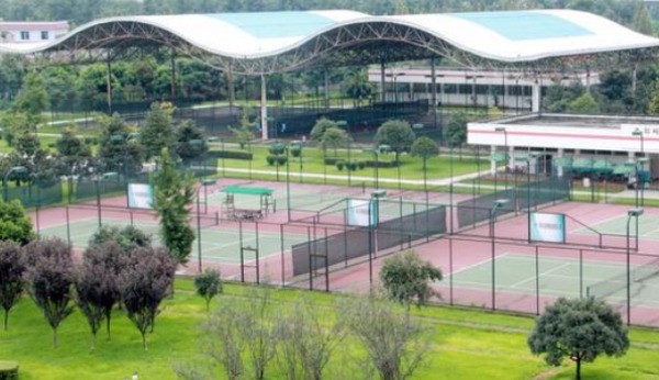 校园特色网球场