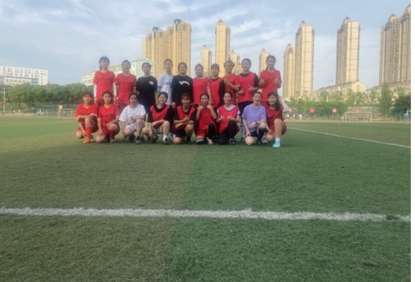 加强校际体育文化交流，促进桐城师范高等专科学校足球发展