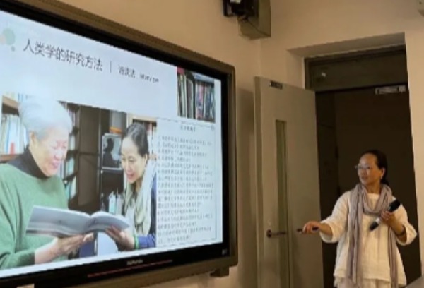 课程动态 | 邓佑玲副院长给研究生上“马克思主义与社会科学”专题课