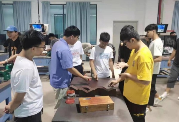 湄洲湾职业技术学院2021届毕业班职业技能培训班开班