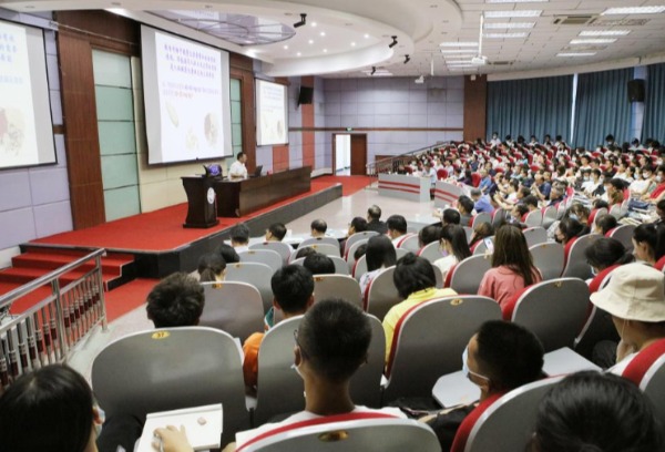中国工程院院士、中国农业大学博士生导师张福锁来校作学术报告