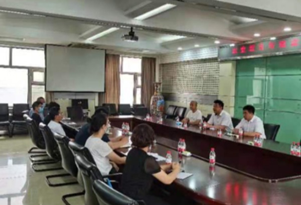 月至阳集团到哈尔滨电力职业技术学院洽谈校企合作事宜