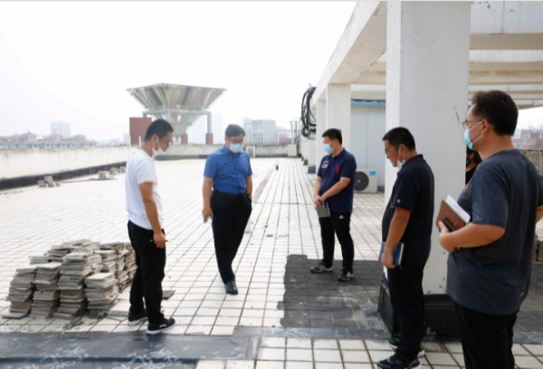 郑州航空工业管理学院校领导检查灾后恢复工作开展情况