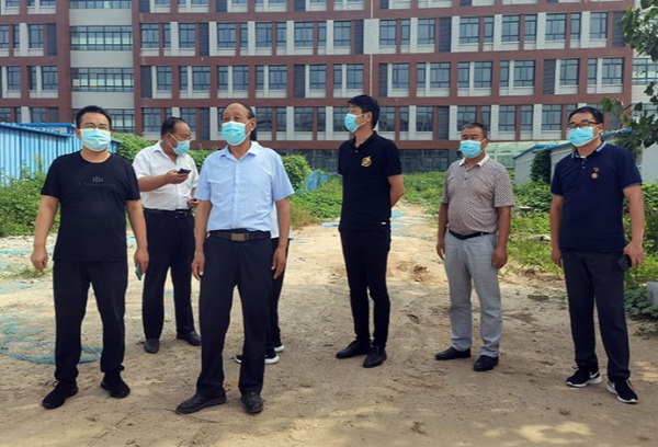 黄河交通学院学校领导带队检查校园防汛工作