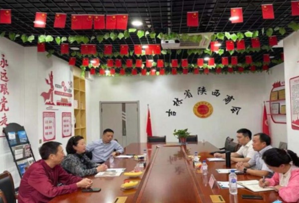 学校理事长郝炬到访吉林省陕西商会双方签订战略友好合作框架协议