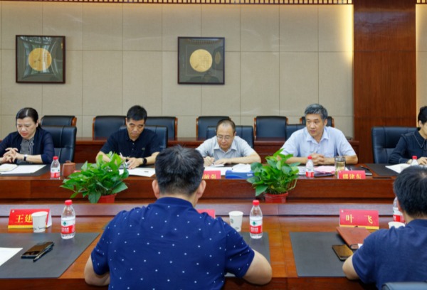 南京师范大学召开2021年青年教师座谈会