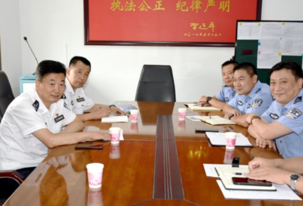 刘凤鸣副院长到公安静海分局调研看望慰问公安专业实习学生