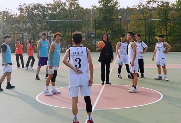 山东工艺美术学院 第六届新生篮球赛成功举办