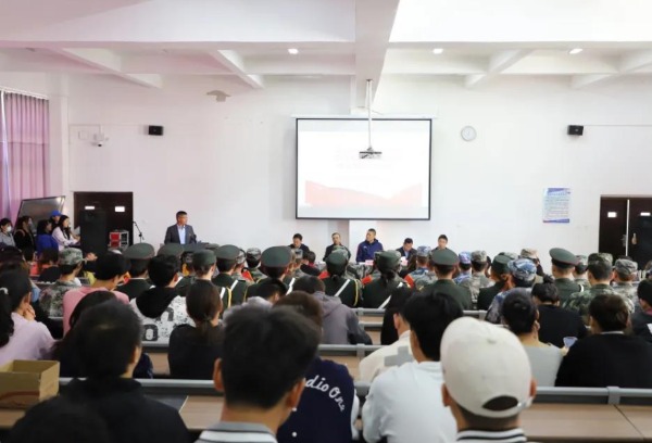 云艺文华学院召开退役返校学生欢迎会、2021年征兵工作总结暨2022年征兵工作部署会议
