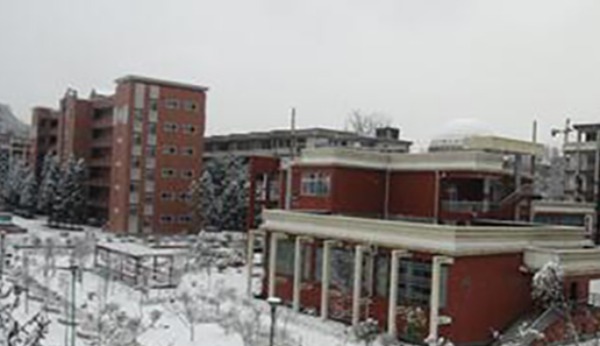 学校雪景
