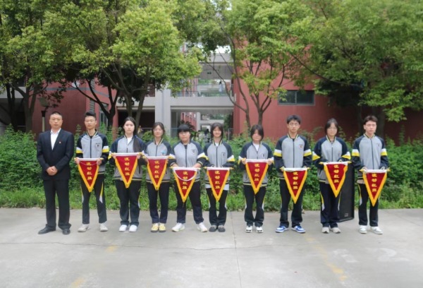 四川托普计算机职业学校举行“弘扬传统文化，凝聚民族精神”主题晨会