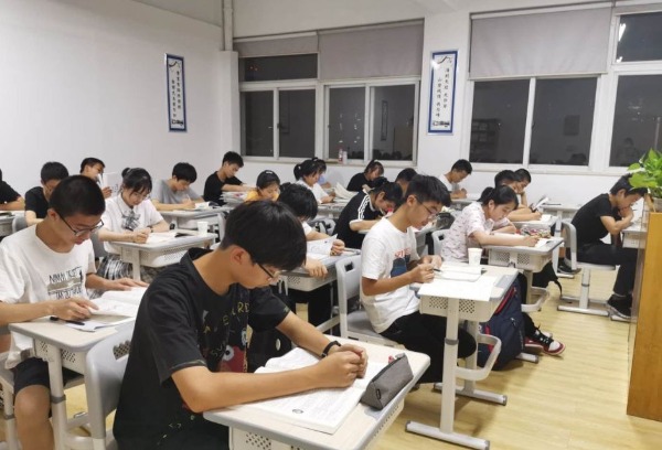 2025年中考，对复读生有利吗？