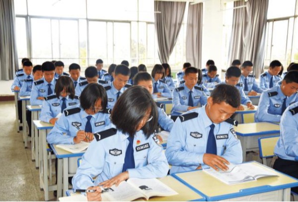 初中生可以报考警校吗？