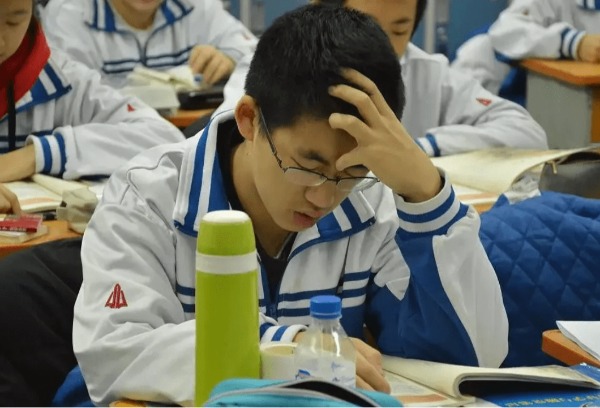 初三学生成绩差，有没有必要提前择校？