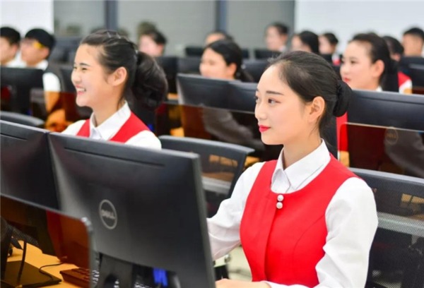 不参加中考，能读中职学校吗？