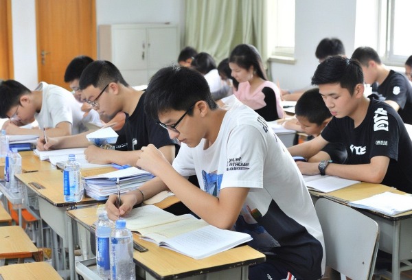 高考志愿填报的“平衡之道”——解析五大要素的决策框架