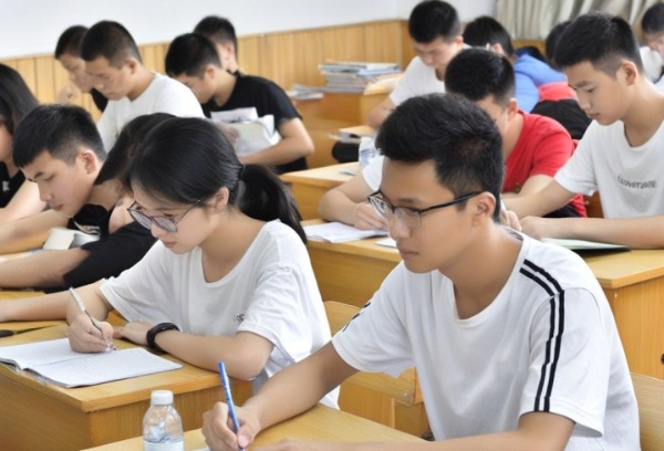 中专和职高哪个好一点？