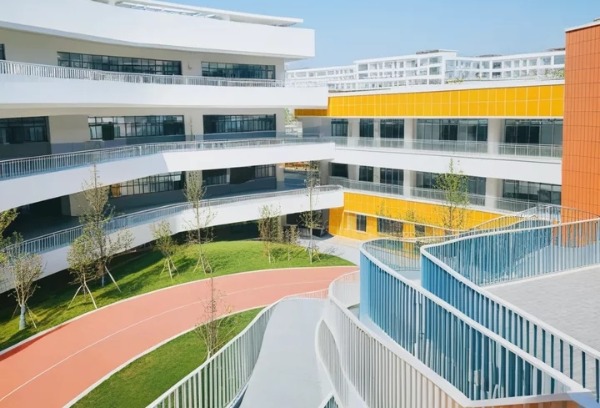 广西2025年高考将延续“3+1+2”模式，继续实行“院校专业组”