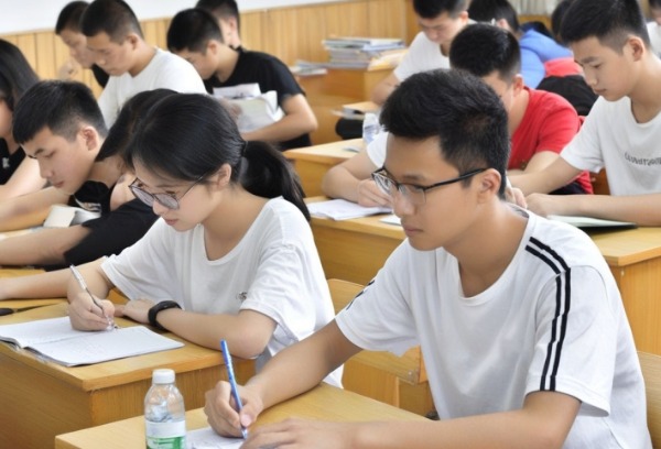 四川：本科提前批次和本科批次的高校专项计划有哪些区别？
