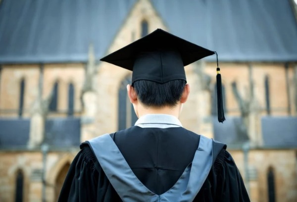 留学博士一般读几年？